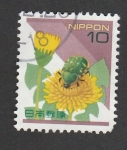 Sellos de Asia - Jap�n -  Escarabajo verde sobre flor amarilla