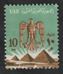 Sellos del Mundo : Africa : Egipto : 583 - Águila y Pirámides