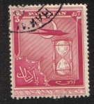 Stamps Pakistan -  Escudo de armas, aviones y reloj de arena.