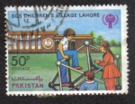 Stamps : Asia : Pakistan :  Llamada de socorro Aldea Infantil Lahore - Año Internacional del Niño