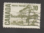 Stamps Canada -  Arboles delante de un lago