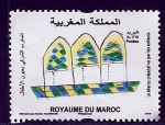 Stamps Africa - Morocco -  Marruecos Oriental vesto por los niños