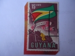 Stamps : America : Guyana :  Mapa y Bandera de Guyana - Serie:Commemoración de la Independencia 1966.