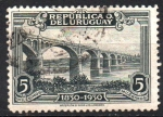 Stamps Uruguay -  100th  INDEPENDENCIA  DEL  URUGUAY.  PUENTE  SOBRE  RÍO  NEGRO.  Scott 394.