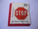 Stamps Germany -  Parada  Ceda el Paso - Nuevas Normas de Tráfico por Carreteras - (Primera Serie)