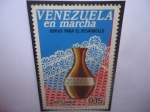 Stamps Venezuela -  Artesanía - Venezuela en marcha - Trabajo para los Discapacitados.