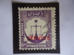 Stamps : Asia : Pakistan :  Escalas de Justicia -  Balanza, estrella y Media Luna.