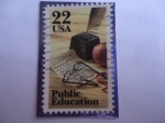 Sellos de America - Estados Unidos -  Public Education - Pluma de Pluma, Cartilla de Caligrafía, Lentes.