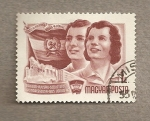 Stamps Hungary -  Ciudadanos jóvenes con la bandera húngara