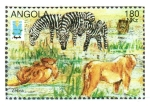 Sellos de Africa - Angola -  CEBRAS  PASTANDO  Y  LEONES  AL  ACECHO