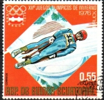 Stamps : Africa : Equatorial_Guinea :  XII  JUEGOS  OLÍMPICOS  DE  INVIERNO.  DESLIZAMIENTO  EN  TRINEO  EN  TOBOGAN.