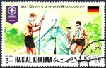 Sellos de Asia - Emiratos rabes Unidos -  MOVIMIENTO  SCOUT.  ARMANDO  TIENDA  DE  CAMPAÑA.