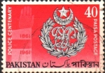 Stamps Pakistan -  CENTENARIO  DE  LA  FUERZA  POLICIAL.  CRESTA  Y  MANO.