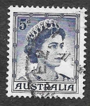 Stamps Australia -  319 - Reina Isabel II