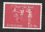Stamps Suriname -  401 - Juego infantil, columpiándose