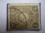 Stamps Japan -  Flor de Crisantemo -Emblema Imperial de Japón