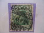 Stamps Germany -  deutsches Reich - Germania con el Cuervo Imperial (Fondo Sombreado)- Sello 1910.
