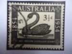 Sellos de Oceania - Australia -  First  Western Australian Stamp - Centenario del Primer Sello Australiano (1854-1954)