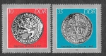 Sellos de Europa - Alemania -  2562-2563 - Monedas (DDR)