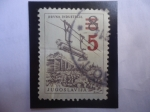 Stamps Yugoslavia -  Drvna Industrija - Transporte de Trozas de Madera- Serie: Ingeniería y Arquitectura- sello de 5 sobr