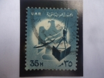 Stamps Egypt -  Envío de Mercancías - Polipasto - sello de 35 Millieme.