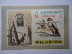 Stamps United Arab Emirates -  Emirato de Fujeira- Hamad bin Mohamed Al Sharqi y el Alcón Pelegrino- Serie: Alcones- Sello de 5 Rup