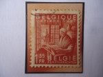 Stamps Belgium -  Mujer Tejedora de Encajes.