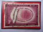 Stamps ONU -  ONU-Nueva York-Mundo y Antorcha-Serie:Derechos Humanos-Sello de 3 Cents. de USA. Año 1956.