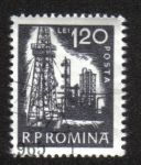 Sellos de Europa - Rumania -  Vida diaria. refinería de petróleo