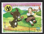 Stamps Equatorial Guinea -  Año Internacional del Niño (IN). Niño con oso