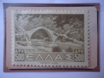Sellos de Europa - Grecia -  Puente Viejo de Konitsa, sobre el río Viosa- Sello de 500 Dracma Griego, año 1944.