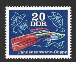 Sellos de Europa - Alemania -  1771 - Pez Guppy (DDR)