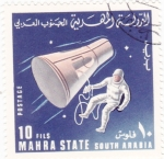 Stamps : Asia : Yemen :  nave y cosmonauta