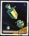 Stamps Africa - Burundi -  Apolo 11: acoplamiento del modulo de mando Columbia y modulo lunar Eagle