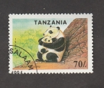 Sellos de Africa - Tanzania -  Fauna protegida:Oso panda