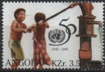 Sellos de Africa - Angola -  Niños en l' Fuente