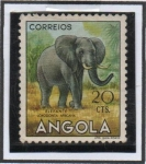 Sellos de Africa - Angola -  Elefante