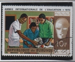 Stamps : Africa : Burundi :  Educación: Microscopio
