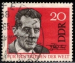 Stamps : Europe : Germany :  Por la Paz del Mundo, Frederic Joliot Curie (RDA).