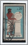 Stamps : Europe : Greece :  Griego que sostiene Disco Sagrado