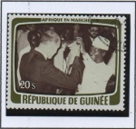 Stamps Guinea -  Visita d' Pres. Valery Giscard : Brindis