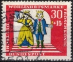 Stamps : Europe : Germany :  Bienestar: Cuentos de los Hermanos Grimm(La princesa y el sapo).