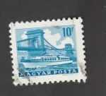 Stamps Hungary -  Barco turístico y puente de las cadenas