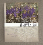 Sellos de Europa - Eslovenia -  Flor Gentiana tergestina