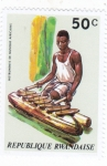 Stamps : Africa : Rwanda :  INSTRUMENTO MUSICAL