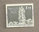Stamps Germany -  Estatua homenaje a los soviéticos en Treptow