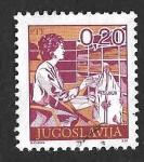 Sellos de Europa - Yugoslavia -  2268A - Clasificadora de Cartas en Correos