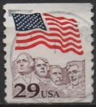 Stamps United States -  Bandera sobre Monte Rushmore