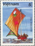 Stamps Vietnam -  Sampans, Velero con velas remendadas