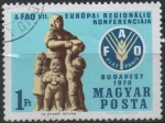 Sellos de Europa - Hungr�a -  Madre que da pan a sus hijos FAO